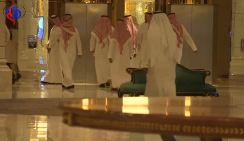 وزير افرج عنه بن سلمان بعد الاعتقال يتسوّل لسد احتياجاته!