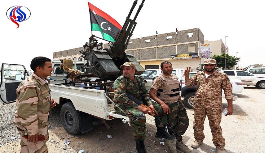 ليبيا تشكل قوة قتالية لردع مهربي السلاح والبشر