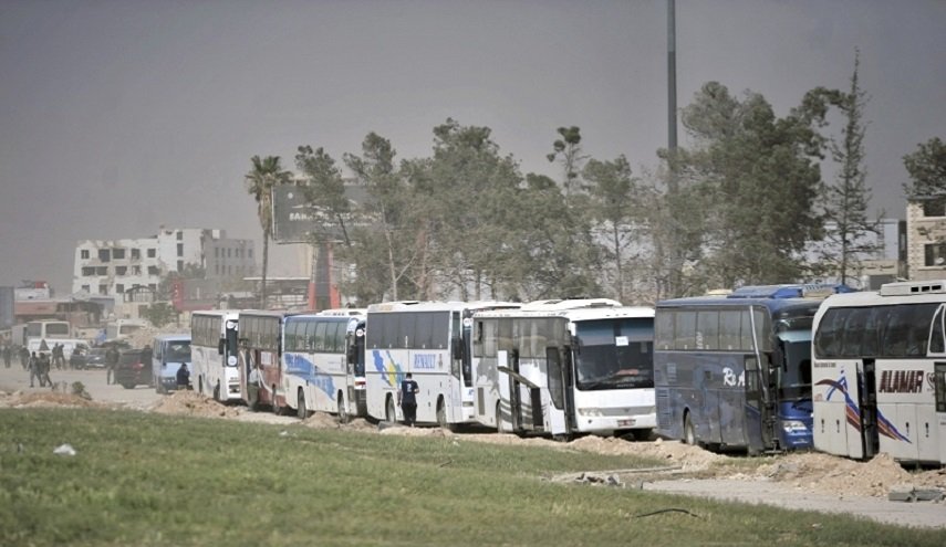 خروج 39 حافلة بمسلحي 