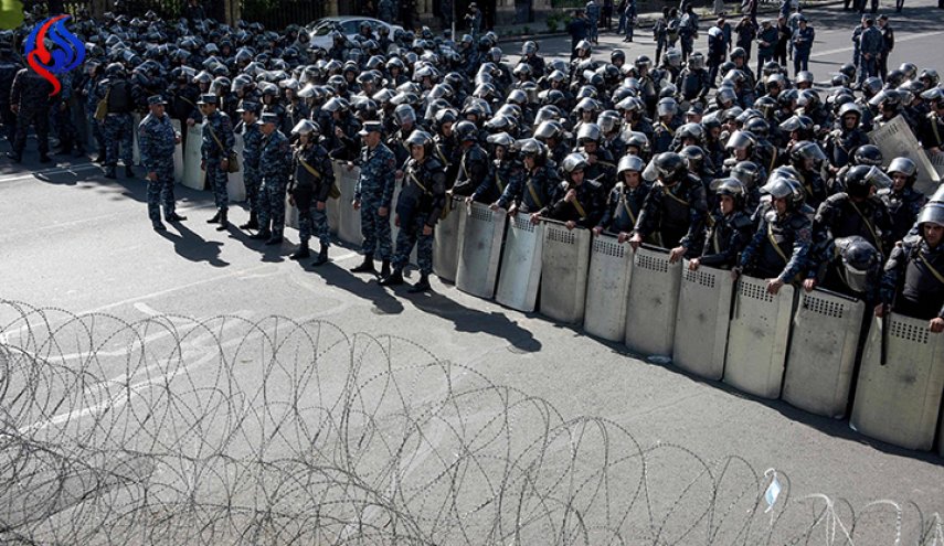 احتجاجات في أرمينيا على احتمال تنصيب الرئيس السابق رئيسا للحكومة