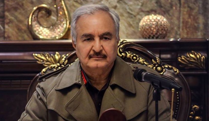 موقع أوروبي يكشف عن مرض حفتر الخطير ووضعه الصحي