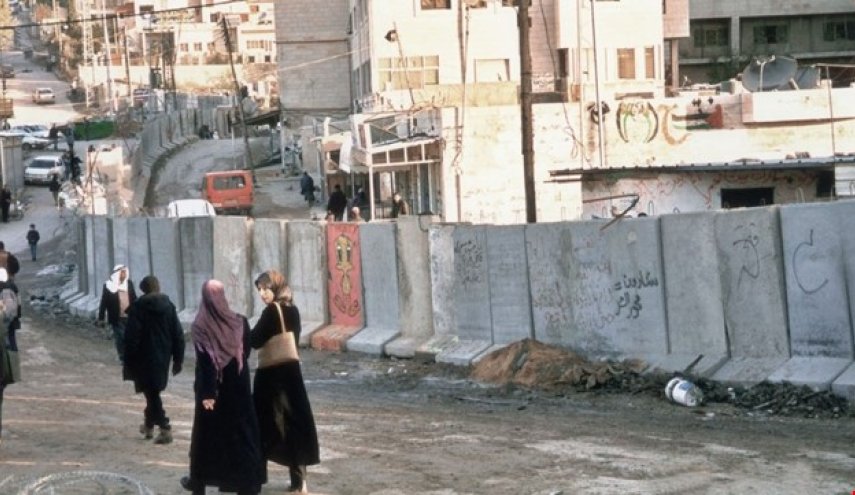 قوات الاحتلال تحاصر جامعة أبو ديس في القدس المحتلة

