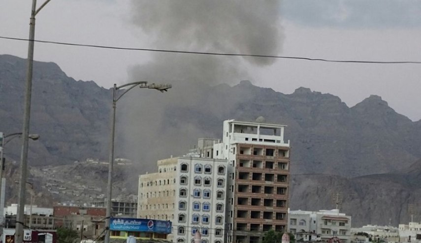 طيران تحالف العدوان يستهدف البنك المركزي في صعدة

