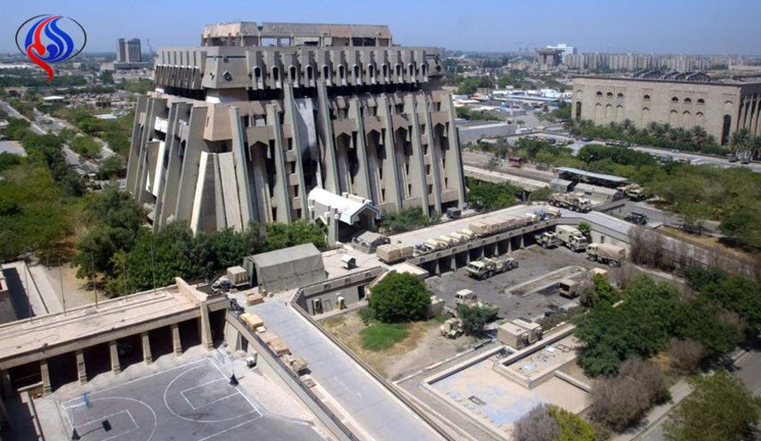 شاهد... حريق بالقرب من السفارة الامريكية ببغداد
