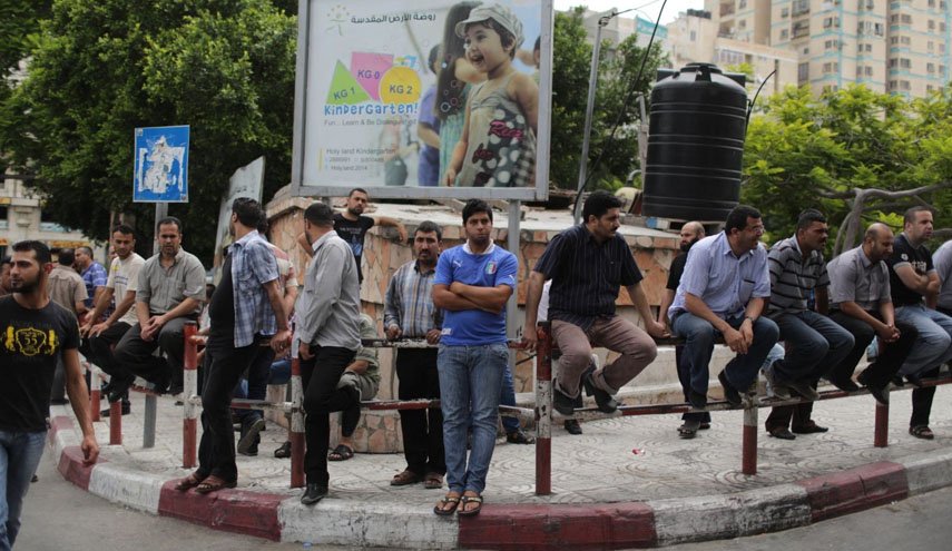 أكثر من ربع مليون عامل عاطل بغزة