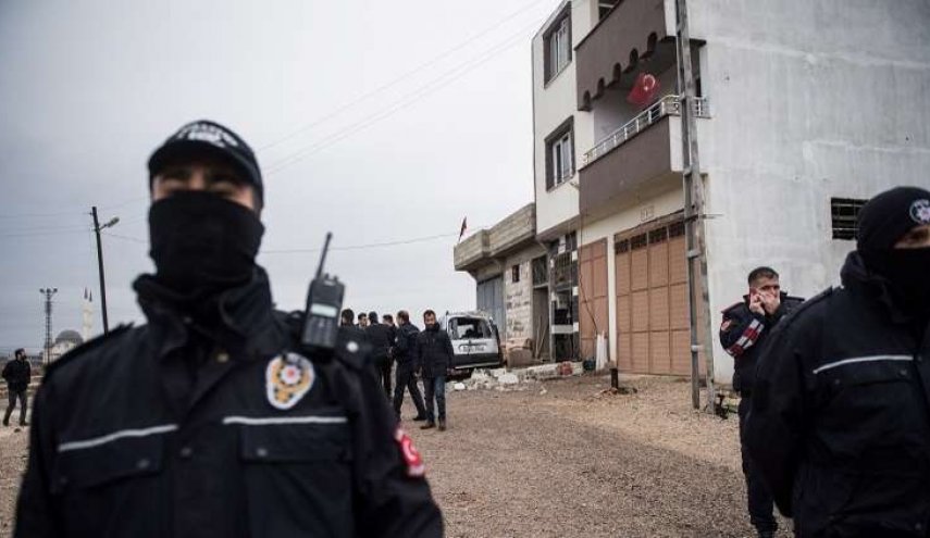 تركيا.. أوامر باعتقال 300 من أفراد الجيش لصلتهم بغولن