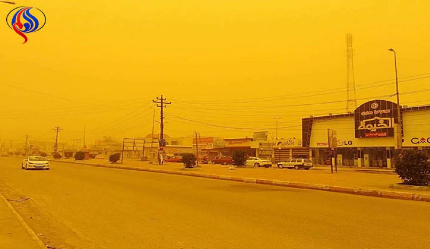 بالصور.. عاصفة ترابية تجتاح ذي قار