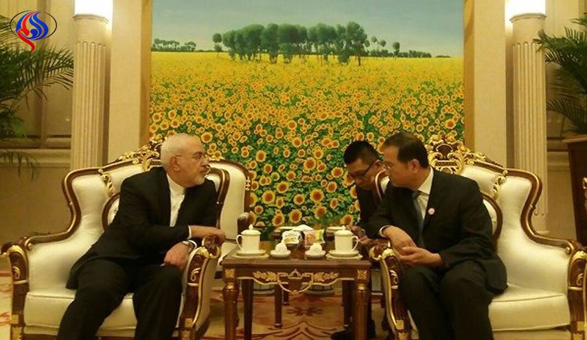 ظريف: مطمئنون إلى أن الصّين تقف الى جانبنا