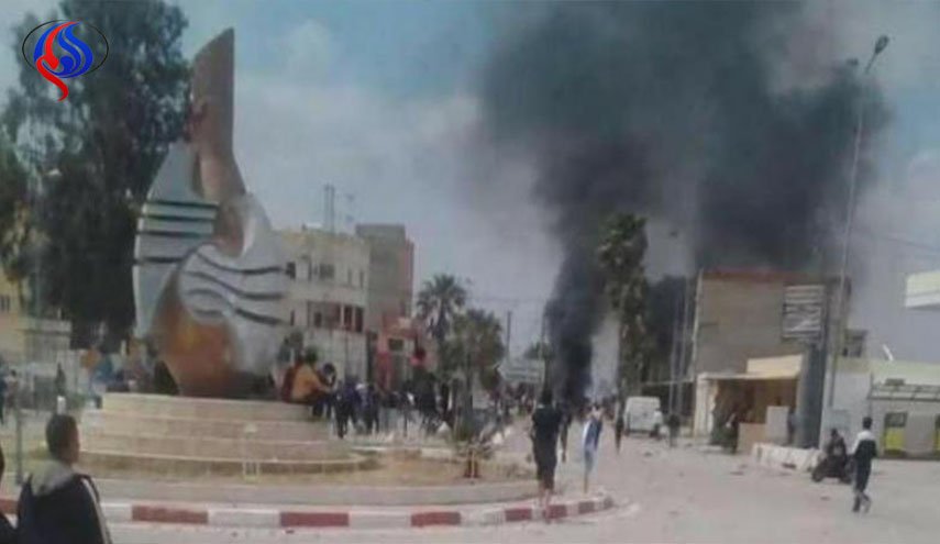 اشتباكات عنيفة بين الأمن ومحتجين جنوب تونس