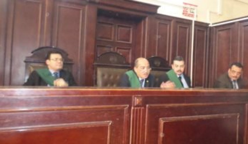 مصر.. السجن سنة لعاطل تحرش بفتاة داخل ميكروباص 