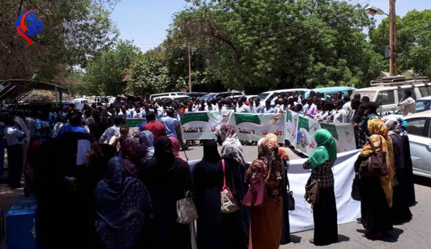 وقفة احتجاجية..الطلاب السودانيون يستنكرون نقل السفارة الامريكية الى القدس