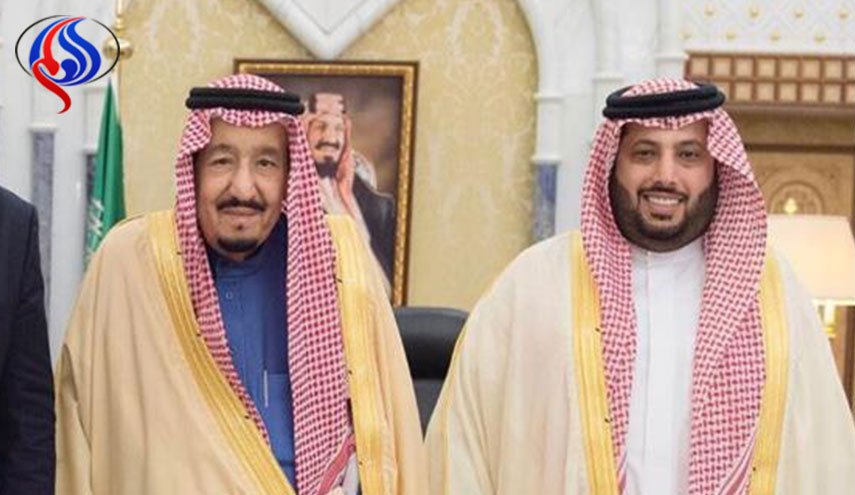 حينما يشعل مستشار الديوان الملكي السعودي غضب المصريين..