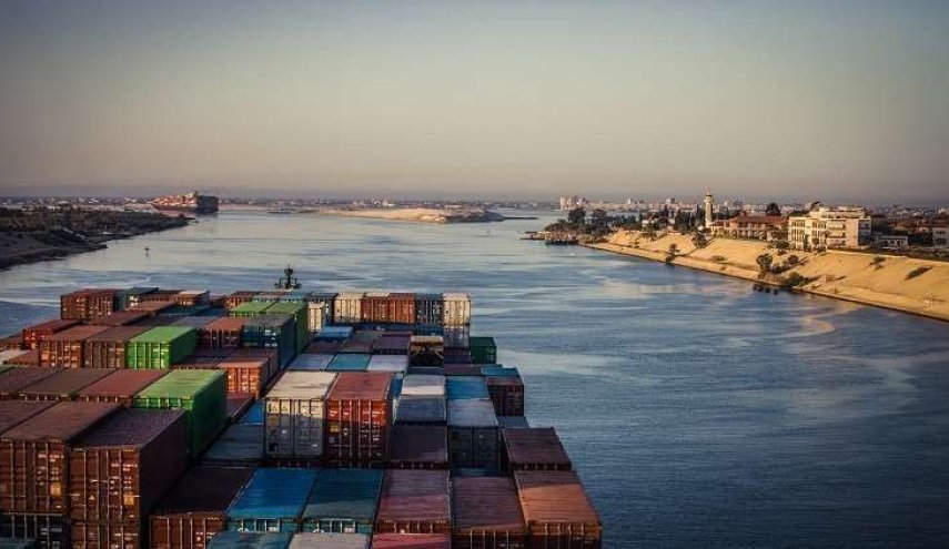 مصر: قناة السويس تحقق رقما قياسيا في العبور لأول مرة 