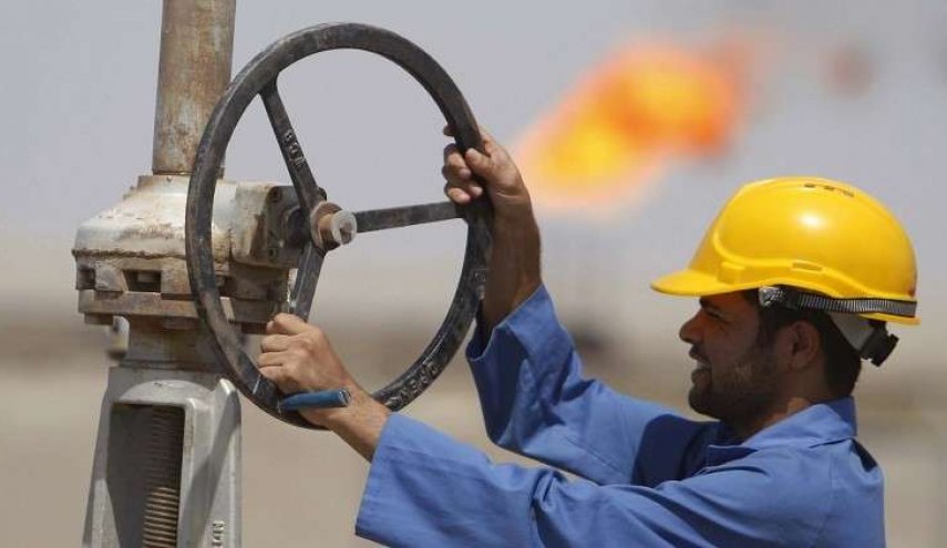 العبادي يعلن زيادة إنتاج النفط العراقي
