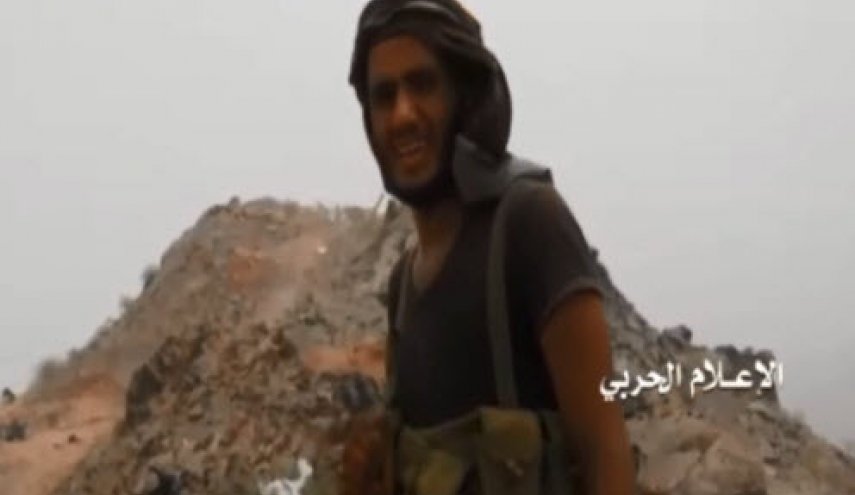 فرار گروهی نظامیان سعودی در مقابل گذرگاه مرزی الطوال در جیزان