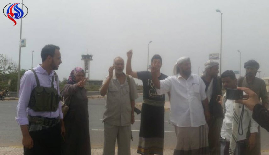 الناشطة اليمنية المتوكل تزور مطار الحديدة وهذا ما صرحت به من هناك