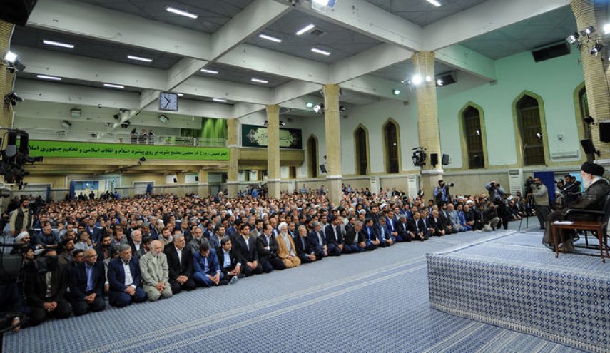 القائد: شعبنا واجه اشرس اشكال العداء على مدى 40 عاما