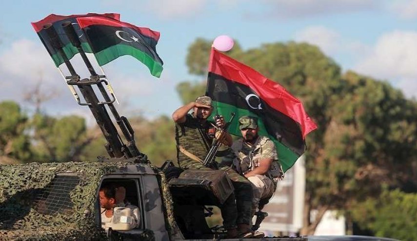 مقتل 4 من قوات حفتر بهجوم انتحاري شرقي ليبيا
