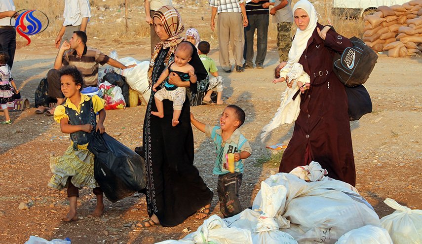 الجيش السوري يفتح ممرات امنة ويؤي 2.5 الف نازح