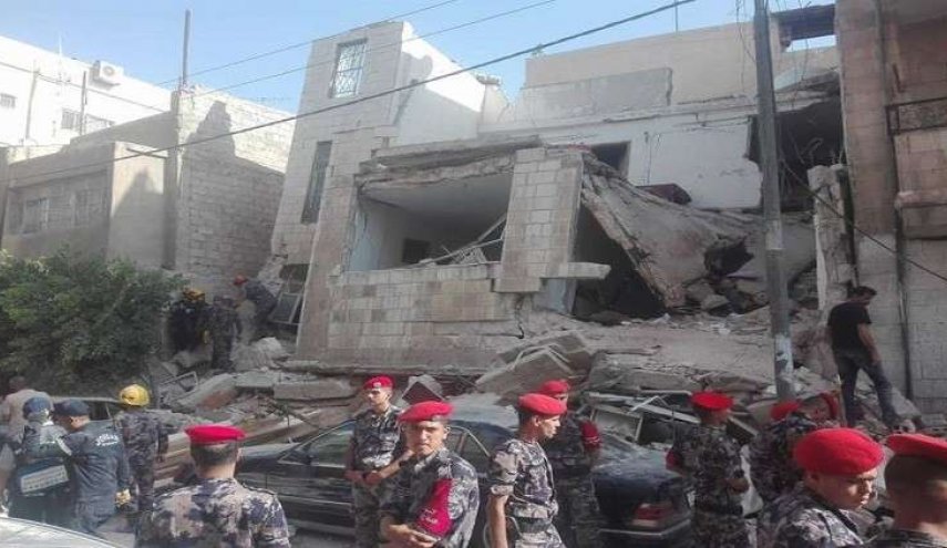 مصرع 3 أشخاص وإصابة 7 بانهيار عمارة في الأردن