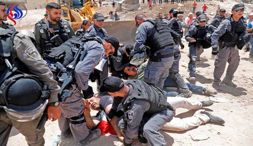 تجمد قرار هدم الخان الأحمر شرق القدس مؤقتاً