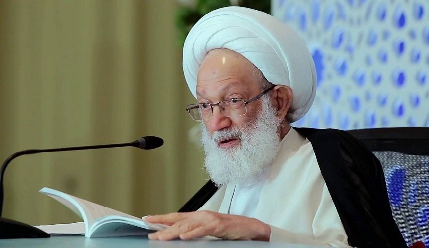 نقل آية الله قاسم الى مطار البحرين بسيارة اسعاف