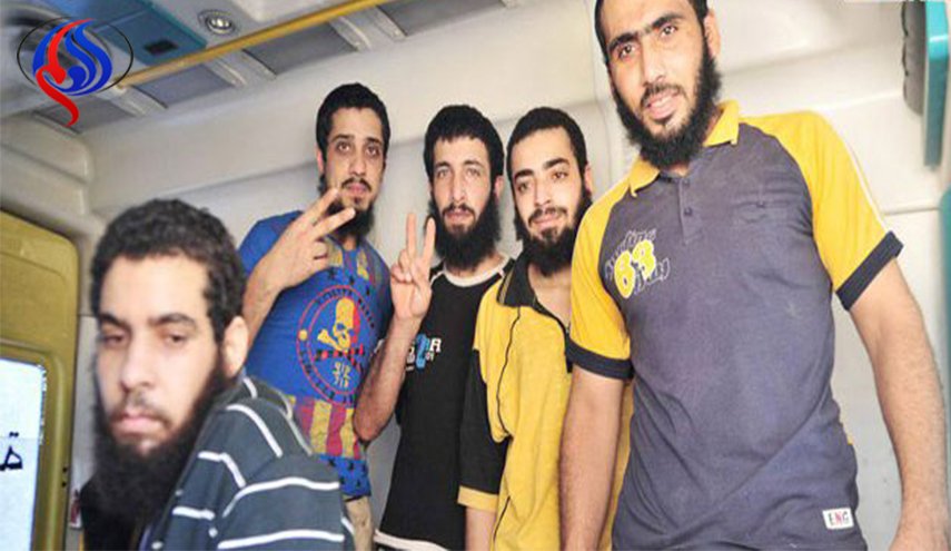 تحرير 5 مختطفين لدى إرهابيي درعا البلد 
