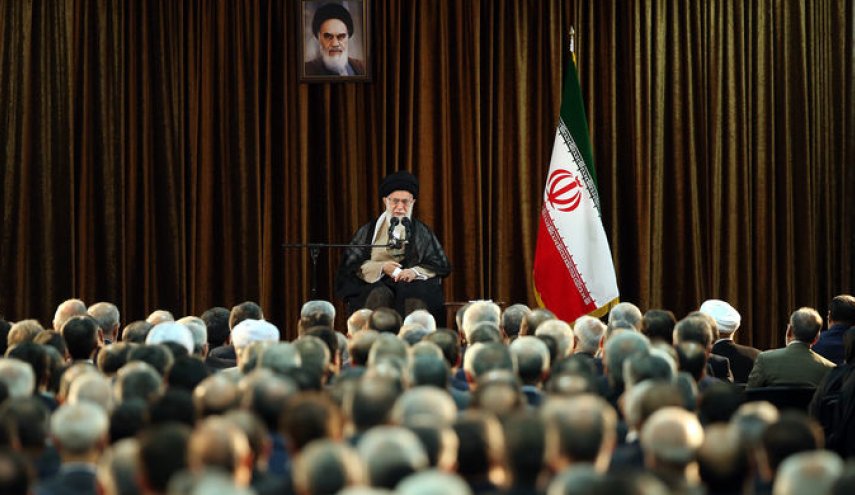 القائد : يخطئ من يتصور ان الحوار مع امريكا يحل المشاكل 