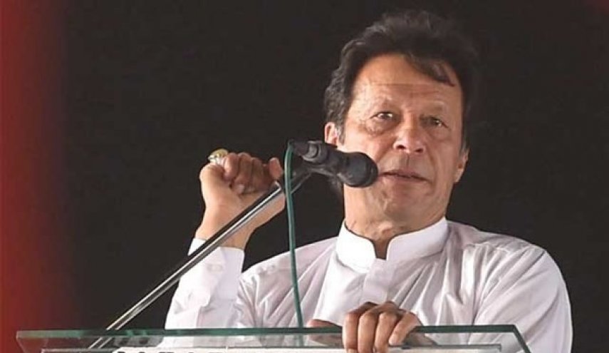 عمران خان : نتطلع الى تطوير علاقات باكستان مع ايران