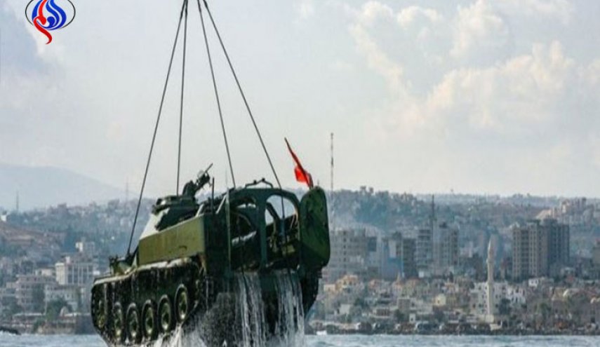 بالصور.. يرمي لبنان دباباته في البحر... هذا سره!!