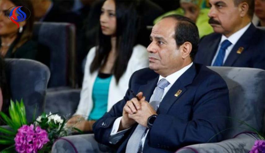 لماذا يحرص السيسي على تنظيم مؤتمرات الشباب؟
