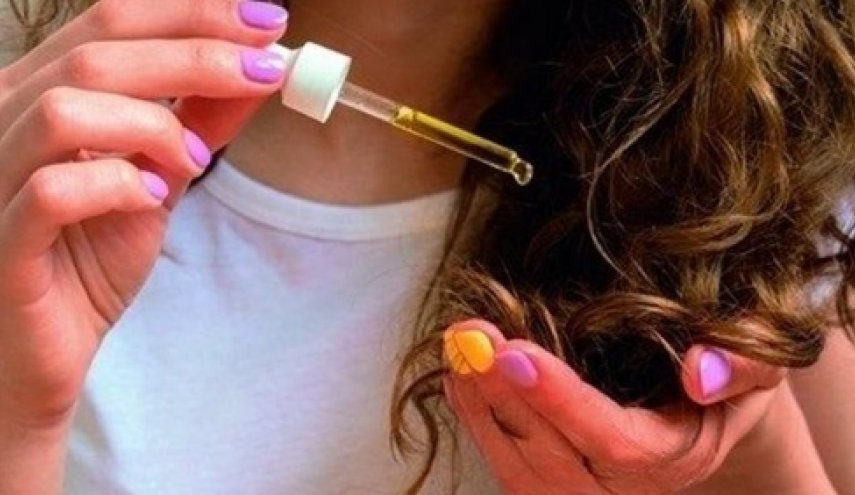 لهذه الأسباب.. استعملي سيروم الشعر بانتظام
