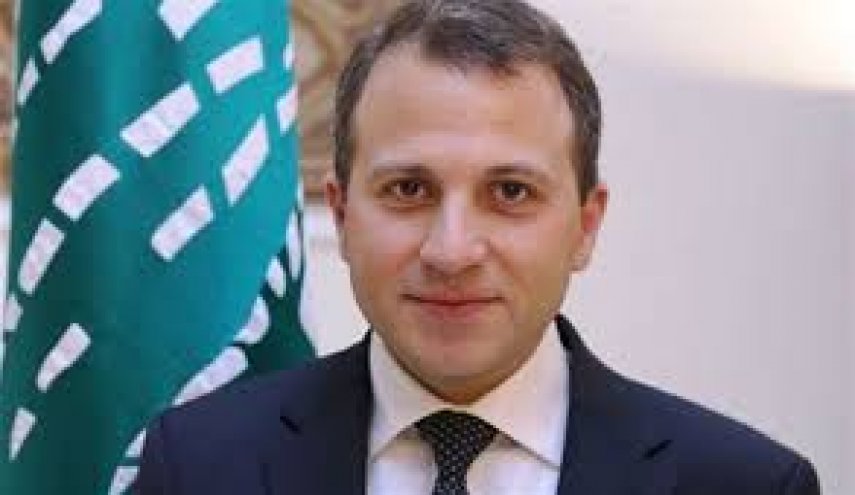 باسيل يطالب الحريري عدم الإنصات لإملاءات قوى خارجية