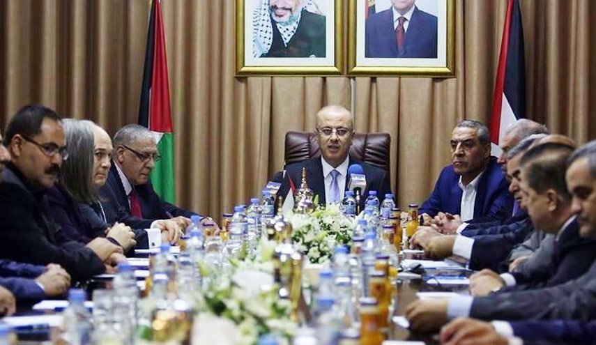 حماس تعتبر تصريحات الحمد الله دليلا على تورطه في حصار غزة