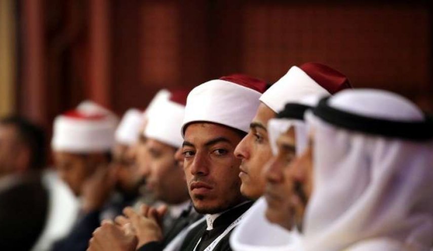 الأوقاف المصرية تمنع وعاظ الحجاج من الكلام في السياسة!