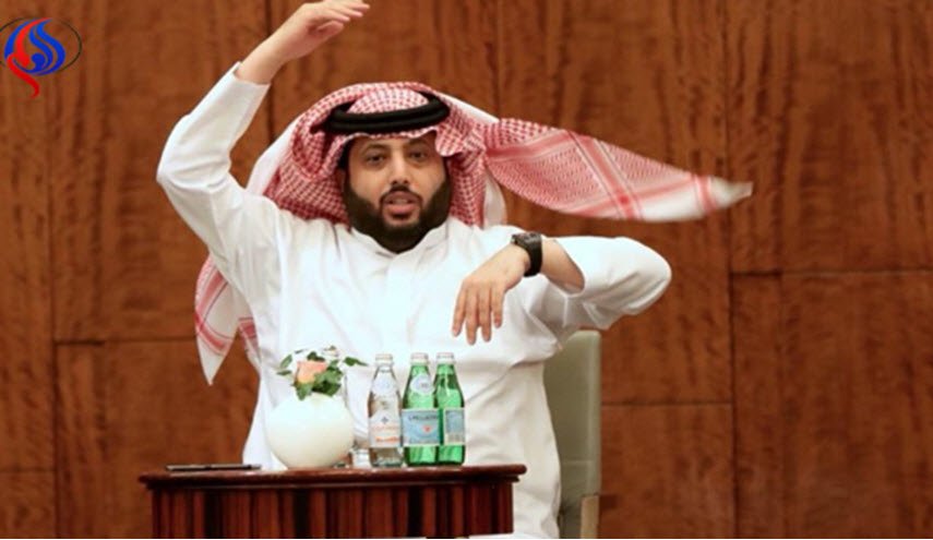 مواقع التواصل المصرية تنفجر غضبا في وجه آل الشيخ!