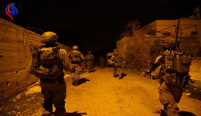 الاحتلال يعتقل 6 فلسطينيين من الضفة
