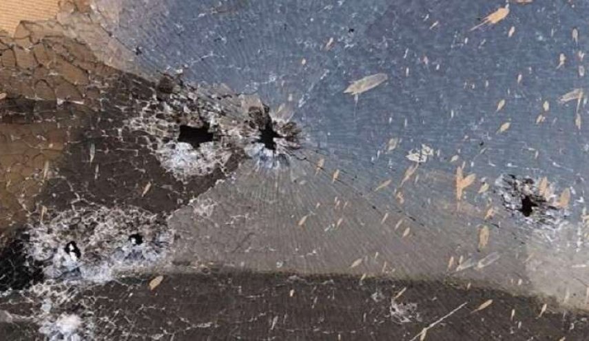 بالصور.. إطلاق نار على عربة إسرائيلية عند الحدود مع غزة