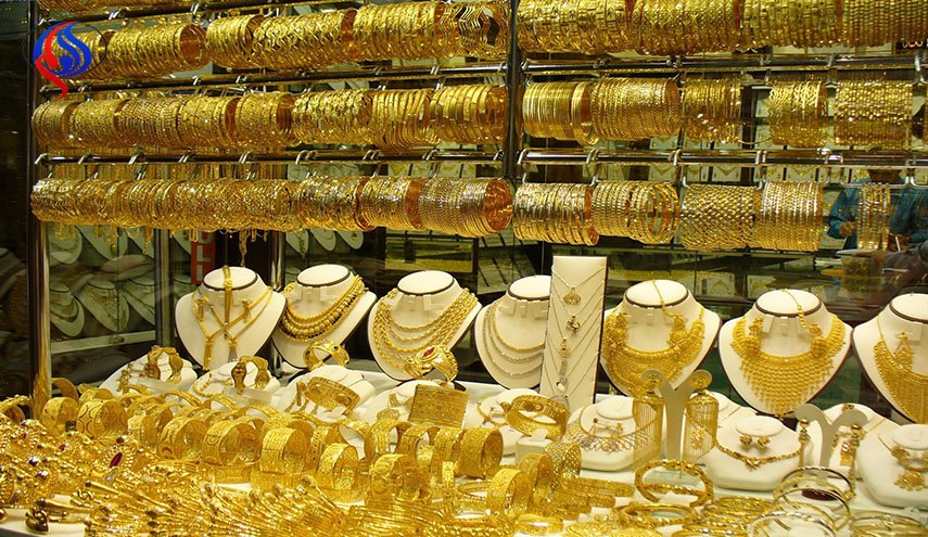أتراك يبيعون طنا من الذهب دعما لليرة