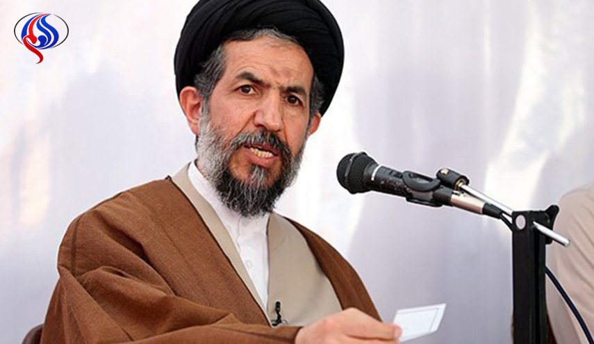 خطيب جمعة طهران: النظام السعودي يداه ملطختان بدماء اطفال اليمن