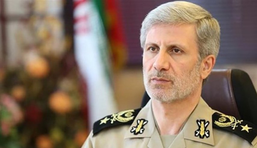 وزير الدفاع الايراني يحضر اجتماعا مغلقا للبرلمان الاثنين