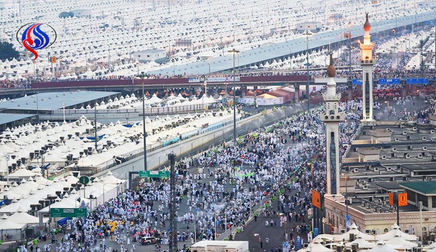  حجاج بيت الله الحرام الى منى لرمي جمرة العقبة الكبرى