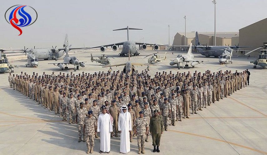 قطر تدرب فتيات على قيادة طائرات حربية 
