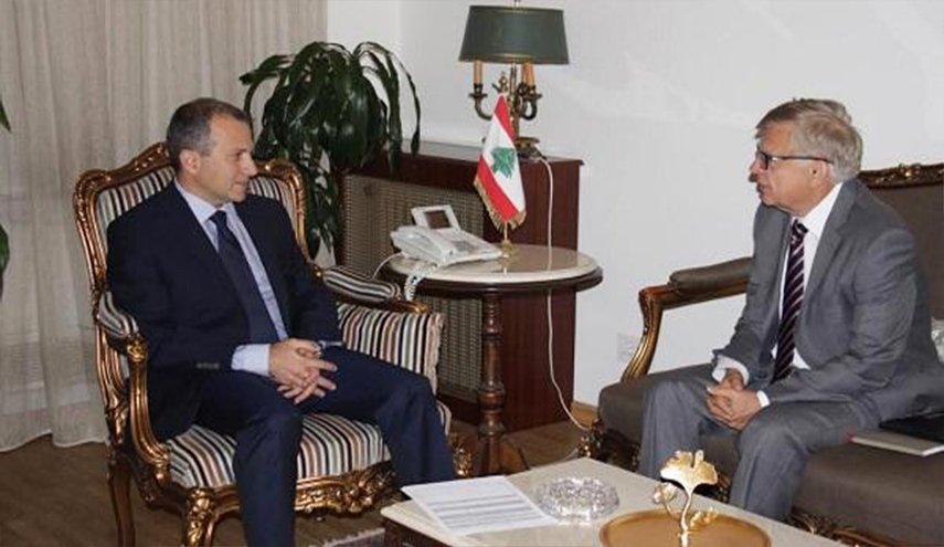 باسيل والسفير الروسي ينشآن لجنة عودة المهجرين السوريين