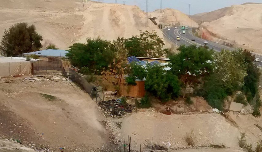 ميلادينوف: هدم الخان الأحمر يقوض حل الدولتين