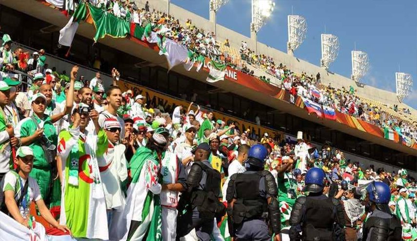 شاهد.. حارس الاتحاد الجزائري يعتذر للعراقيين 
