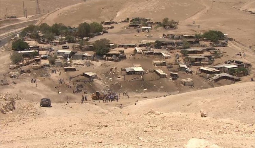 الاحتلال يغلق الطرق المؤدية إلى 