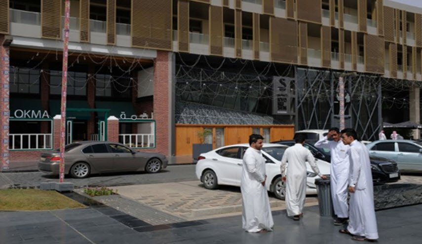 شاهد... معارض سعودي يكشف مفاجآت عن 