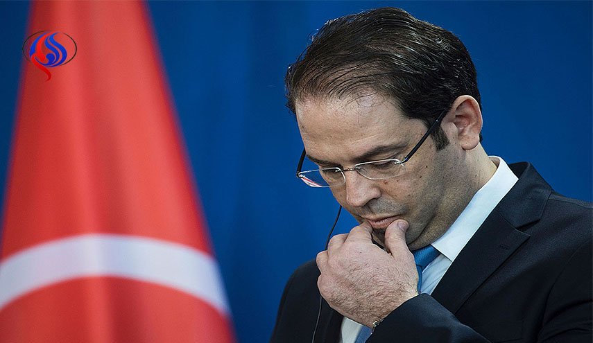 الحزب الحاكم في تونس يعلق عضوية رئيس الوزراء