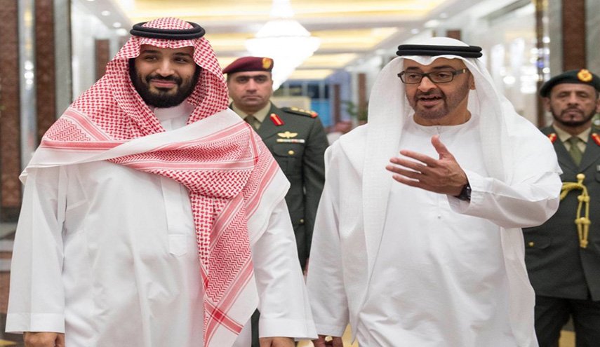 كاتب بريطاني: ابن زايد يستغل جهل ابن سلمان